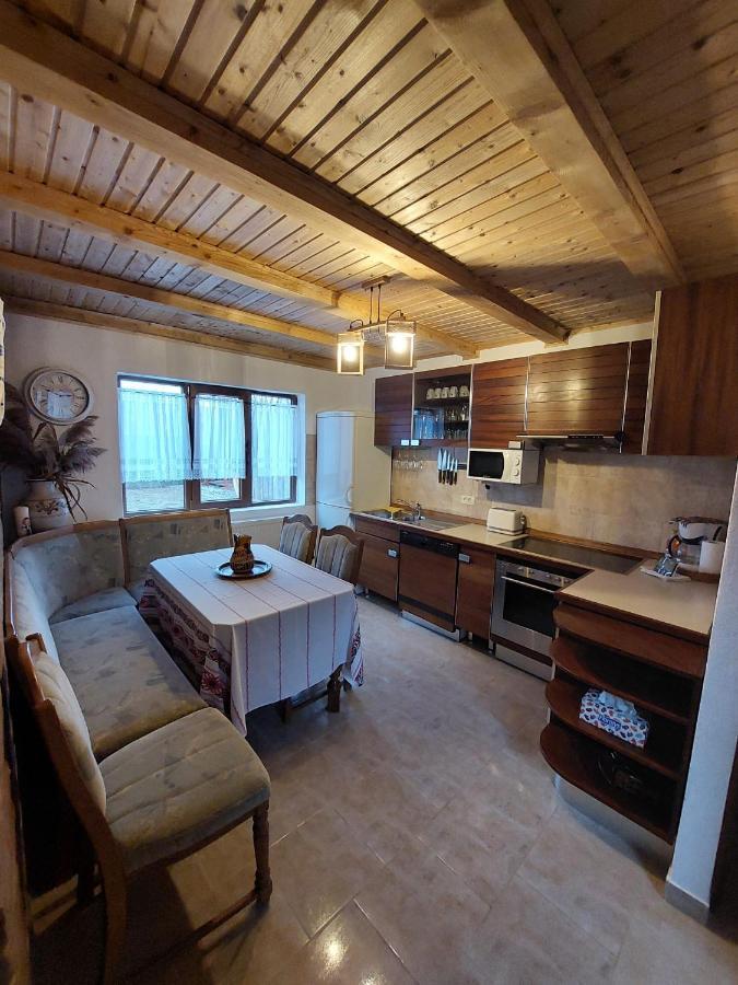 Casuta De Sub Munte Cartisoara Villa Ngoại thất bức ảnh